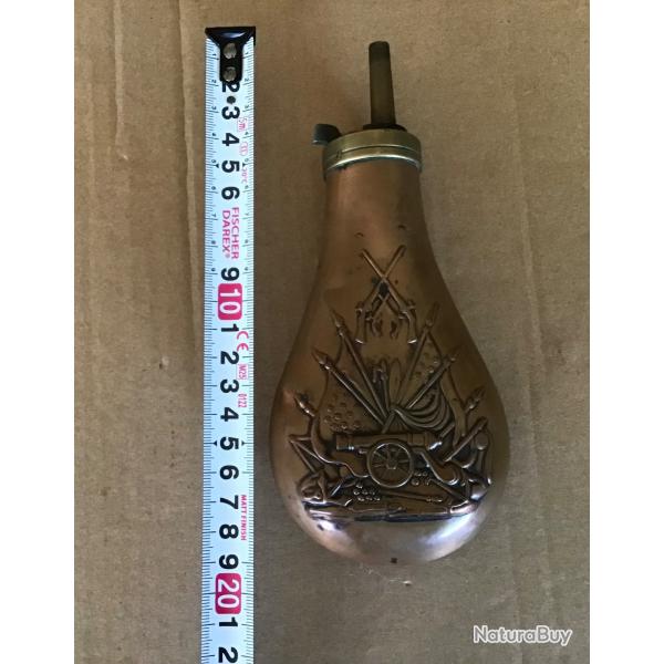 Poire poudre noire en cuivre