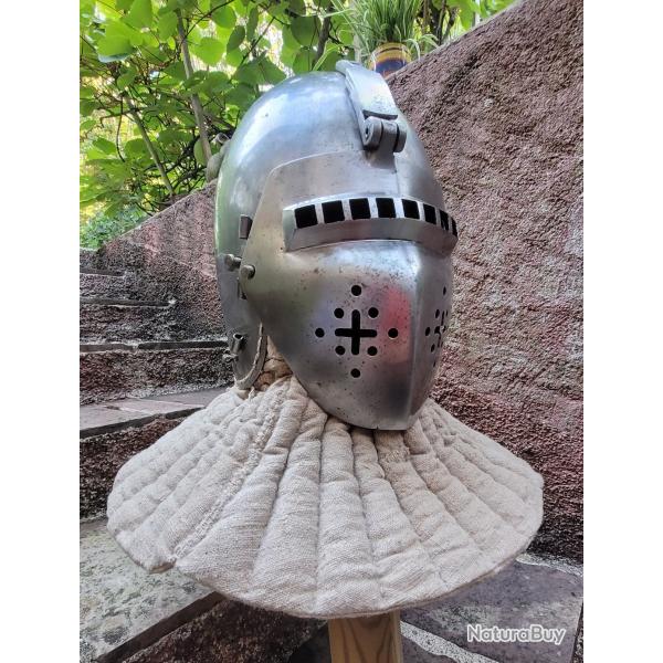 Bacinet  visire  clapet dit "klappvisier" dernier quart du XIVe sicle