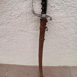 ANCIEN SABRE D OFFICIER  U.S.  AVEC SON FOURREAU ET PROTECTION CUIR  . MOD 1902 .