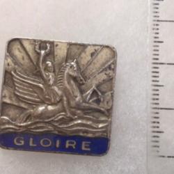 FRANCE MARINE - INSIGNE CROISEUR GLOIRE 1940 (1937/1958) Fabrication Augis Lyon 1939/40