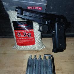 Pistolet taurus pt99