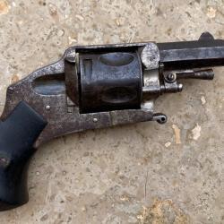 Revolver sans chien dit « Hammerless » Fin XIXéme . Calibre 320.