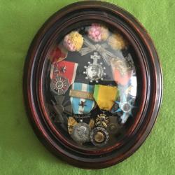 RARE MAGNIFIQUE CADRE AVEC DES MÉDAILLES 14-18 ww1