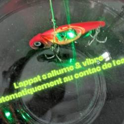 NOUVEAU !!! POISSON LEURRE LUMINEUX ET VIBRANT AU CONTACT DE L'EAU