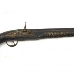 Pistolet à poudre noir type "vénitien" 1 sans prix de réserve
