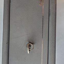 Coffre fort sentry 31,50x28x16,50, avec 1 clef disponible