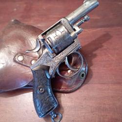Revolver d'administration ou gardiennage en 320 avec holster.
