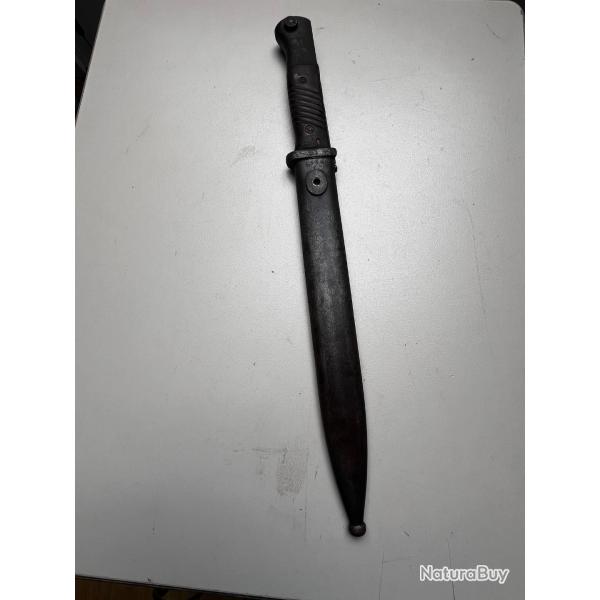 Baïonnette allemande 98k, fnj 42, memes numéros.
