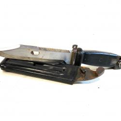 Ancienne Baionnette AK47 avec Fourreau