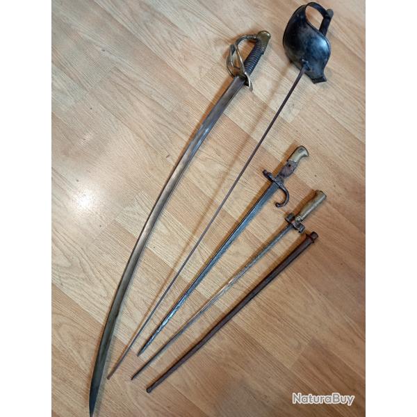Ensemble d'armes blanches  restaurer et complter.