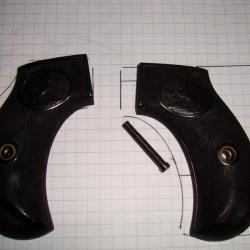PLAQUETTES POUR REVOLVER COLT  VOIR COTES