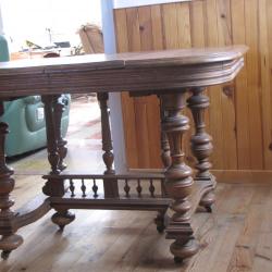 Vd table de salle a manger ancienne a roulettes