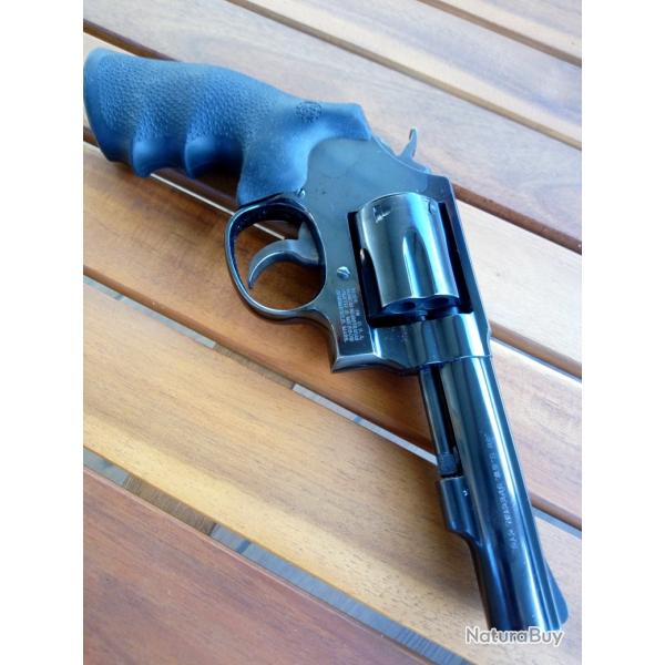 Smith & Wesson model 10 "MILITARY & POLICE"
