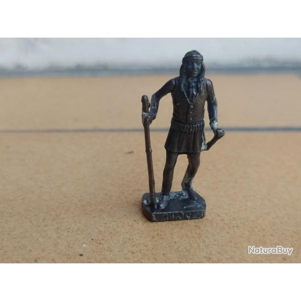 FIGURINE KINDER METAL WESTERN COWBOY INDIEN CHATO figurine n2