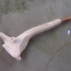 reproduction  grattoir  néolithique long. 17 cm