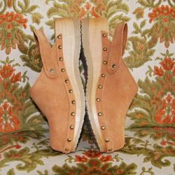 Sabots mules femme en suède à clous et bride talon 37