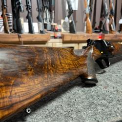 Carabine linéaire Blaser R8 Grade 8 calibre 8x68S queue de détente et tête de culasse dorée enchères