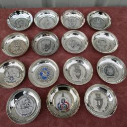 LOT DE 15 COUPELLES MILITAIRES EN METAL ARGENTE XX E