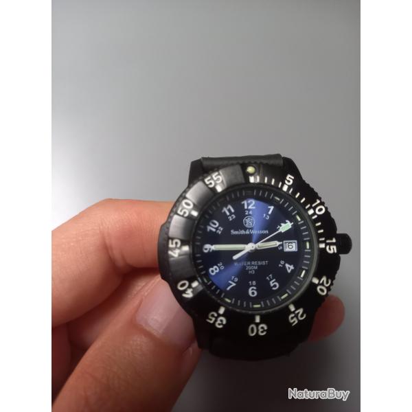 Montre Smith & Wesson H3 tritium, water resist 200m