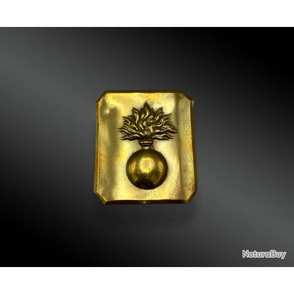 Plaque de ceinturon de BATAILLON SCOLAIRE avec grenade France, période second Empire