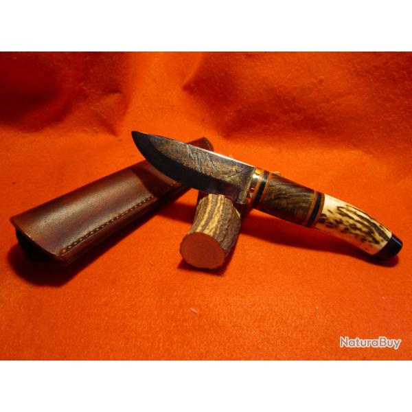 COUTEAU ARTISANAL forg ATELIER DE L'OURS NOIR chasse camping rando manche bois de cerf & noyer