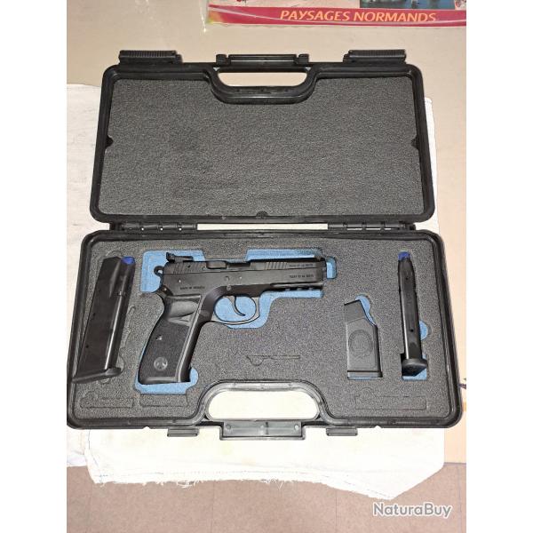 Pistolet CANIK P120 9x19 avec option hausse rglable.