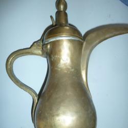 objets divers : cafetière moyen orient antique
