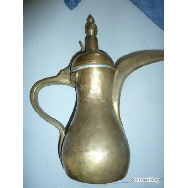 objets divers : cafetire moyen orient antique