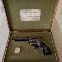 COFFRET DE PRESENTATION POUR COLT SAA