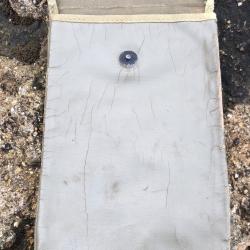 Pochette d'entretien US "Bolt" - US ARMY WW2 ( mat&eacute;riel original ) toile cir&eacute;