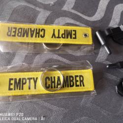 Lot de 2 témoin de chambre vide