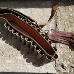 Ceinture cartouchière avec accroche gibier