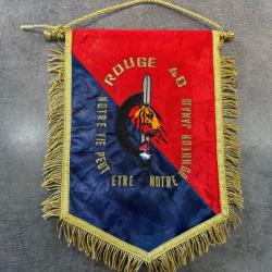 Fanion militaire rouge 40