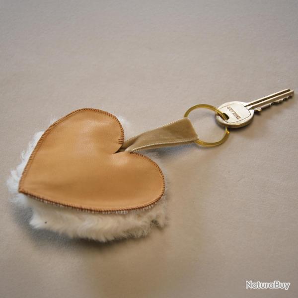Porte clef Amore mio en cuir beige et mouton vritable
