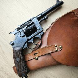 Revolver MAS 1892 avec étuis d'origine