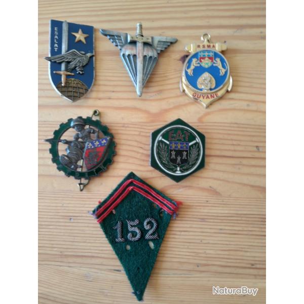 Lot insignes militaires, mtal et tissus