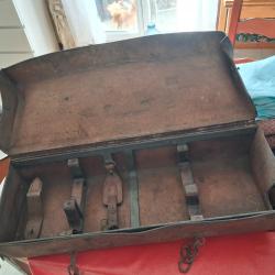 Rare Sacoche militaire en cuir XIX eme transport d'armes a cheval origine inconnue