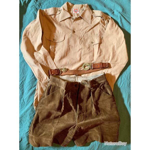 Uniforme scout de France 1960, short, ceinturon, chemise La Hutte