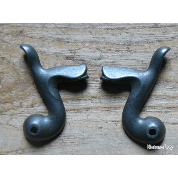 Deux chiens de fusil a broches