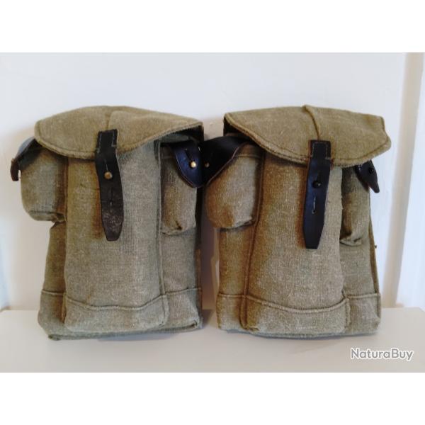Lot de 2 porte-chargeurs AK-47 priode guerre froide de l'arme Tchcoslovaque en excellent tat.