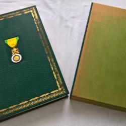Livre " La médaille Militaire "