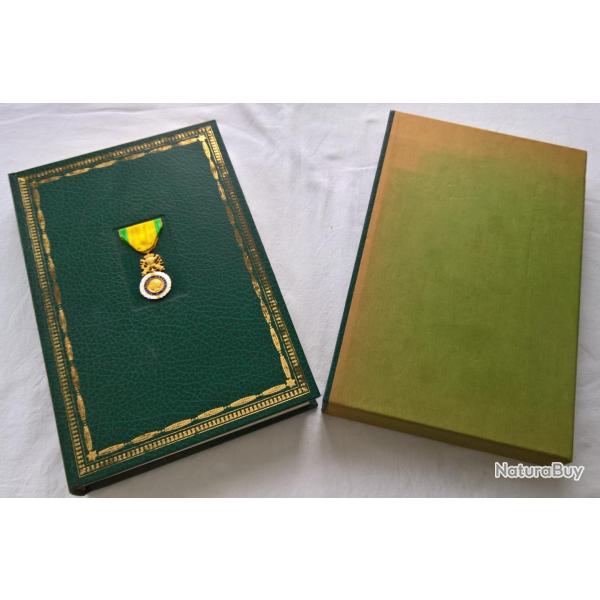 Livre " La mdaille Militaire "