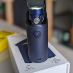 Lampe torche Olight Baton 4 Édition Premium Bleu Royal 1300 lm. Avec boîtier de rechargement.