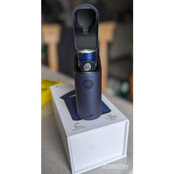 Lampe torche Olight Baton 4 dition Premium Bleu Royal 1300 lm. Avec botier de rechargement.