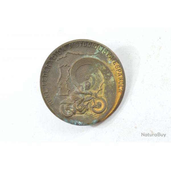 Médaille / insigne vis années 1950 Real Federacion Motociclista Espanola RFME medal. Collection moto