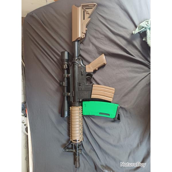 Airsoft m4 bon tat avec chargeur et batterie