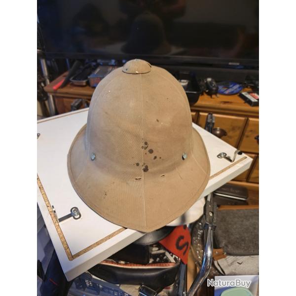 Casque colonial franais quelques tches mais en trs bon tat dans son jus