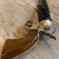 Revolver poudre noire colt 1851 Uberti calibre 36.