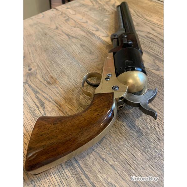Revolver poudre noire colt 1851 Uberti calibre 36.