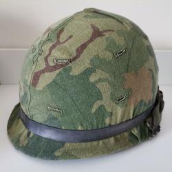 Casque USMC Vietnam complet